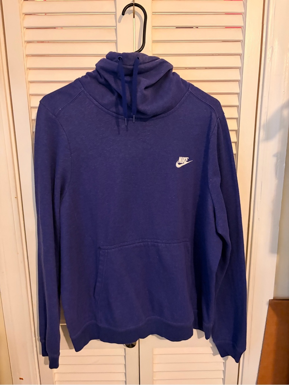 Nike Women’s Navy Blue Pullover Hoodie with Small White Logo